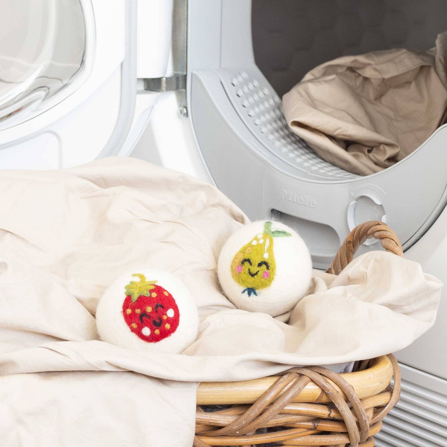 Fruits: Strawberry, Pear, Plum, Bananas... Wool Dryer Balls