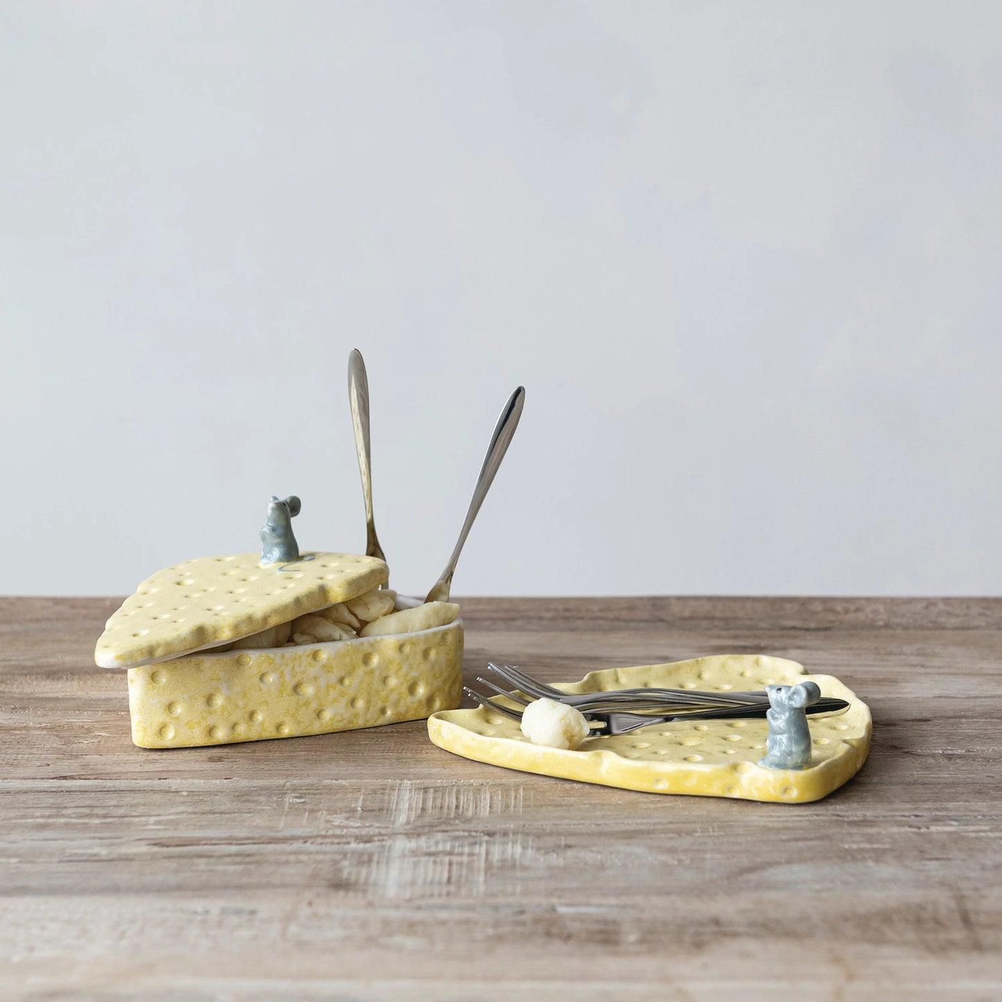 Stoneware Cheese Shaped Plate with Mouse